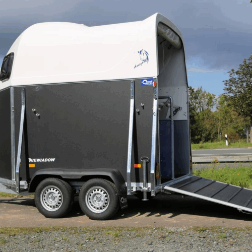 Hevostraileri Blyss Amigo M 310x174x230cm / 2000kg
